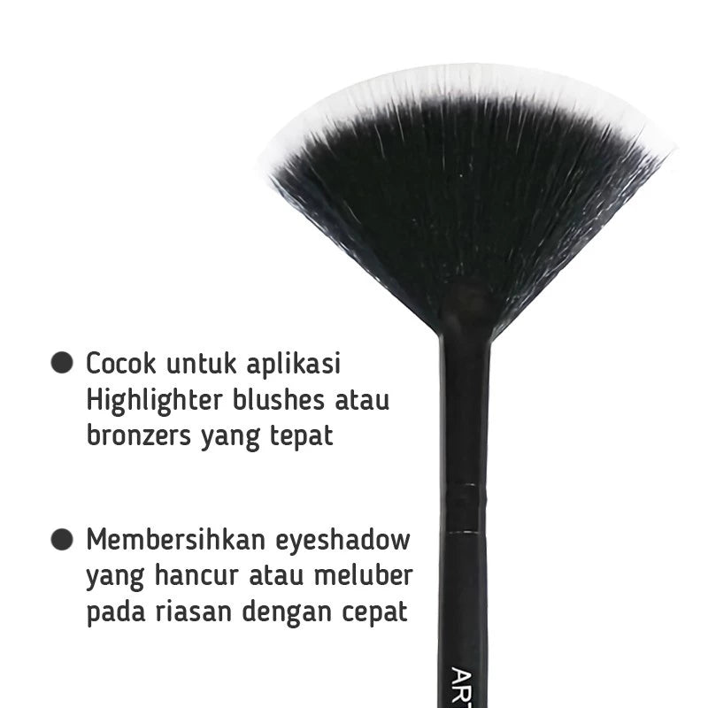 Just Miss Art Of Beauty Beauty Fan Brush 805